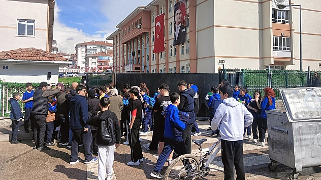 Okulda silah alarmı: 5. sınıf öğrencisi okula silahla geldi