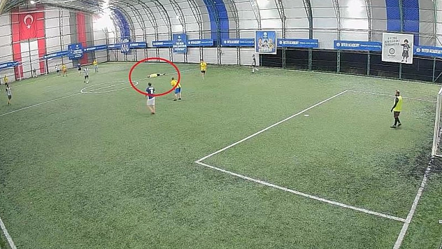 Ölüm halı sahada futbol oynarken yakaladı