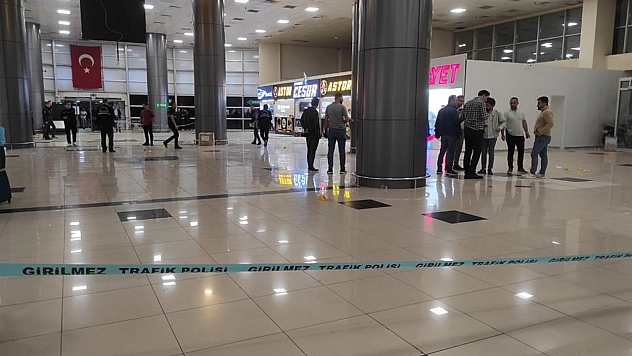 Otogarda Silahlı Çatışma: 1 Ölü, 1'i Polis, Çok Sayıda Yaralı Var!