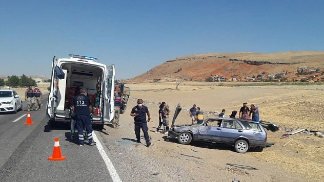 Otomobil devrildi: 3 yaralı