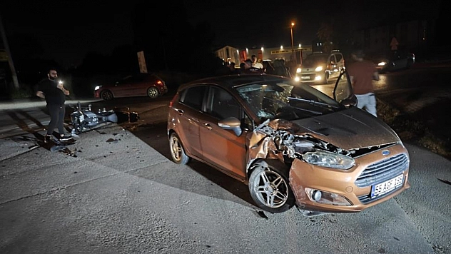 Otomobil ile çarpışan motosiklet sürücüsü ağır yaralandı