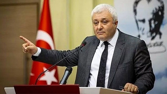 Özkan, Kime Ayar Çekiyor?