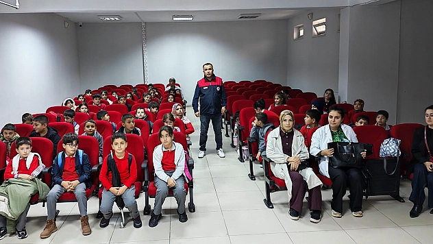 Palu'da ilkokul öğrencilerine gıda ve su israfı eğitimi