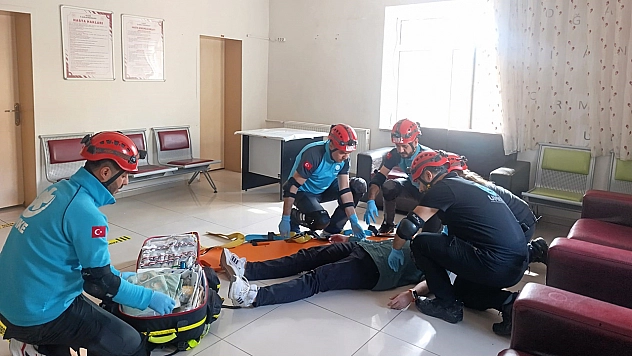 Palu Devlet Hastanesi'nde afet tatbikatı gerçekleştirildi