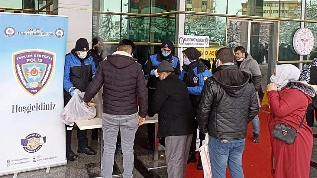 Polisten hasta yakınlarına sıcak çorba