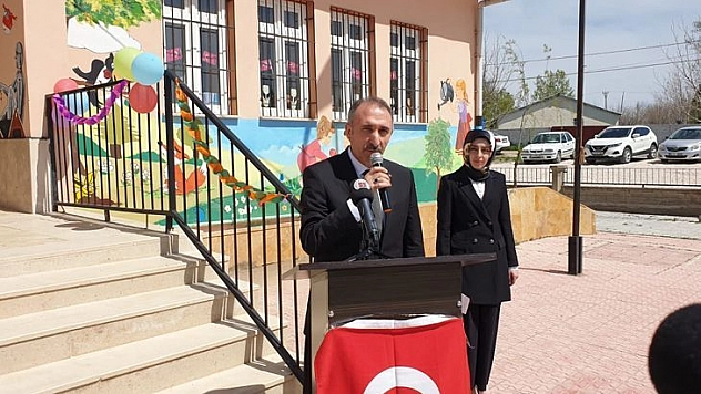 Rektör Prof. Dr. Fahrettin Göktaş Öğrencilerin 23 Nisan Coşkusuna Ortak Oldu