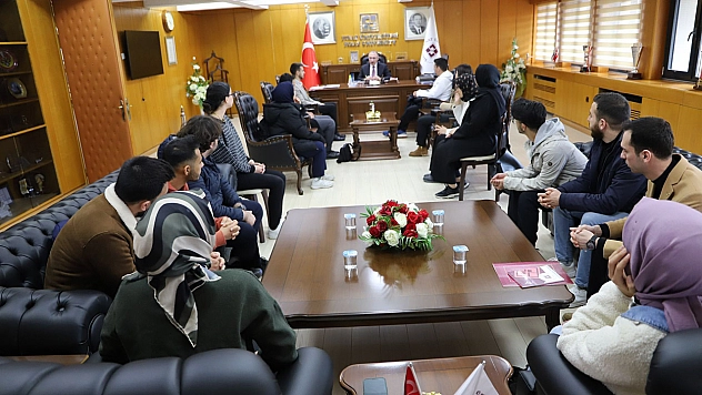 Rektör Prof. Dr. Göktaş, Öğrencilerle Bir Araya Gelmeye Devam Ediyor