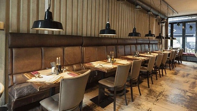 Restoran ve kafeler ilk olarak vaka sayılarını azaltan illerde açılacak