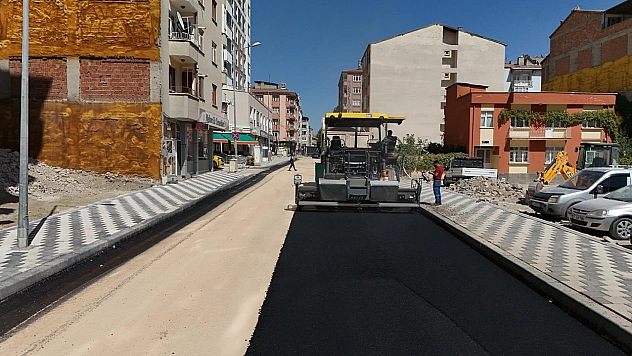 Rızaiye Mahallesi'nde yol yenileniyor