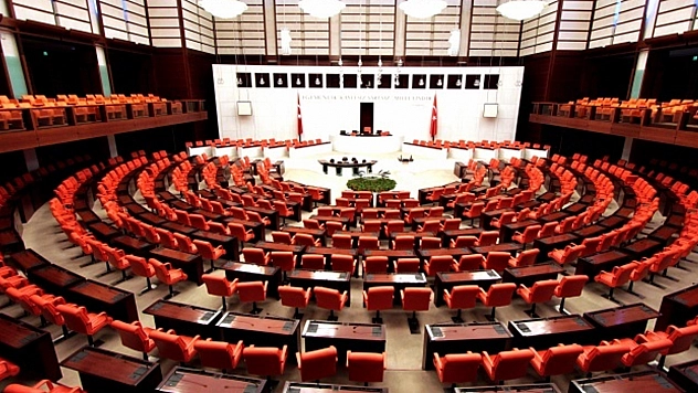 Saadet Grubu Düşüyor mu?