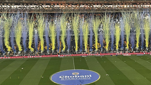 Sahaya çıkan Fenerbahçeli futbolculara sürpriz karşılama