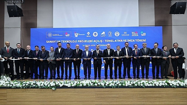 Sanayi ve Teknoloji Bakanı Kacır, Diyarbakır'da törene katıldı