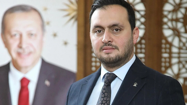 Selmanoğlu'ndan AK gençliğe övgü dolu tebrik