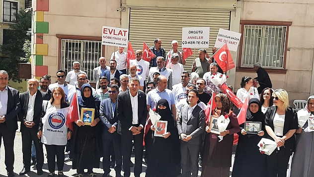 Sendikalardan Diyarbakır annelerine 'terörsüz Türkiye ' ziyareti ve desteği