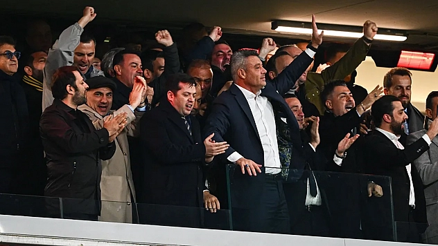 Serbest bırakılan Sadettin Saran, Eyüpspor-Fenerbahçe maçını izlemeye geldi