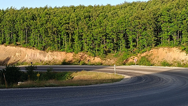 Sıcaktan Asfalt Eridi Görenler Şaşkına Döndü