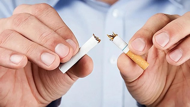 Sigarayı bırakan daha fazla maaş alıyor!