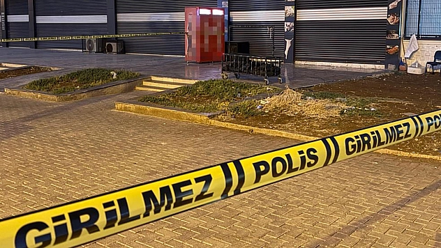 Silah sesleriyle sokak karıştı: 2 ölü, 2 yaralı