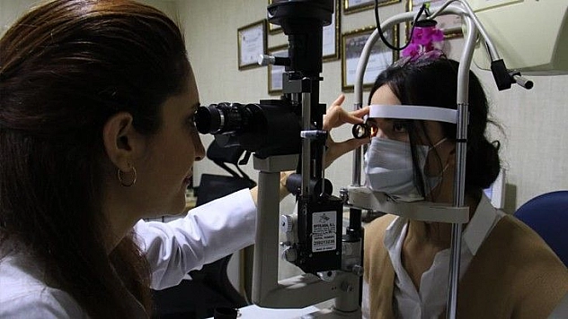 Sinsi göz hastalığı olarak bilinen glokom, kalıcı körlüğe yol açabiliyor