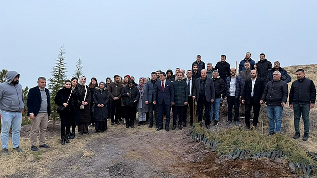 Sivrice'de Öğretmenler Günü fidan dikimiyle kutlandı