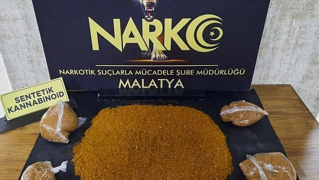 Sokak satıcılarına yönelik operasyonda 2 tutuklama