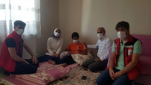 Solhan Sosyal Hizmet Merkezi ekibi vatandaşlarla bir araya geliyor