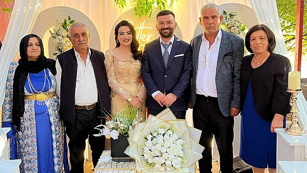 Sözcü muhabiri, nişanlandı