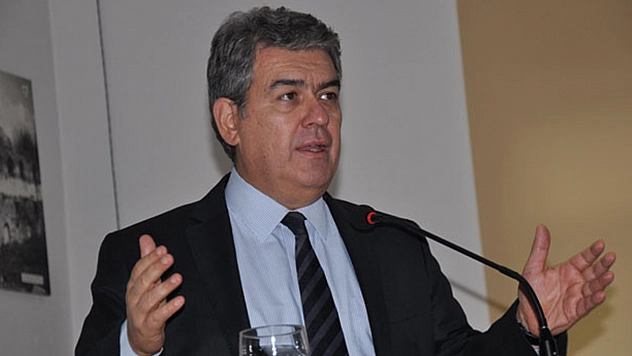 Süheyl Batum: Spor Bakanı? O tatilde