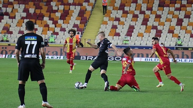 Süper Lig: Yeni Malatyaspor: 0 - DG Sivasspor: 0 (ilk yarı)