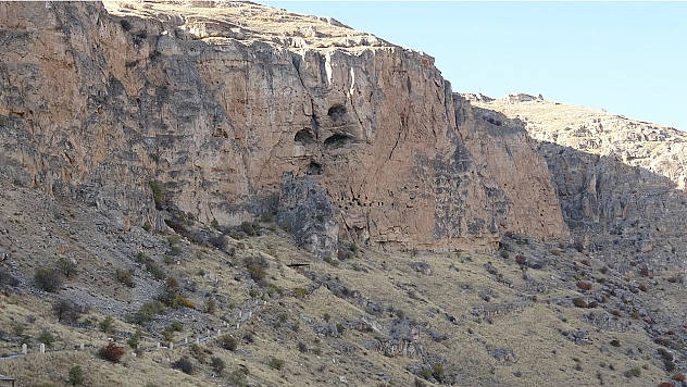 Tarihi Ansır Mağaraları korku mağarasına dönüştü