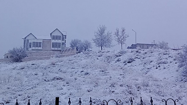 Tarihi Harput'ta kar, görsel şölen yarattı