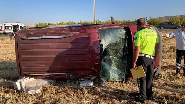 Tarlaya uçan araçtan burnu bile kanamadan çıktı