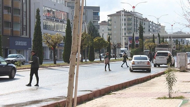 Tehlikeye Kucak Açan Yayalar