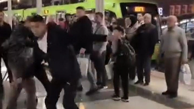 Tekme tokat kavga kamerada!