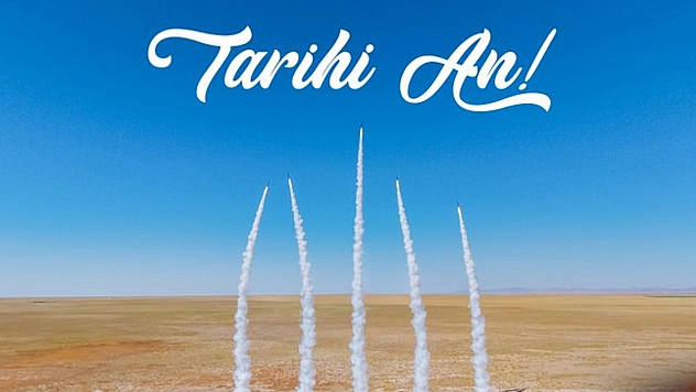 TEKNOFEST 2026'da tarihi an! 5 roket aynı anda ateşlendi