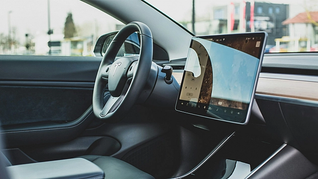 Tesla'nın ekranında yeni bir çağ: Görenler şaşkına döndü