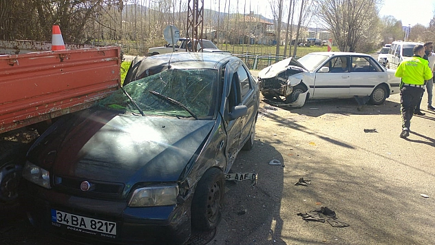 Trafik Kazası: 6 Yaralı