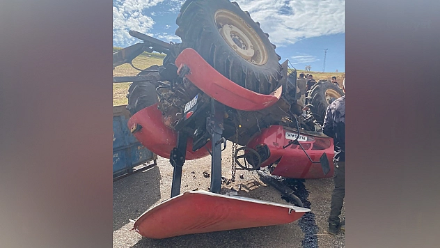 Traktör devrildi: 3 yaralı