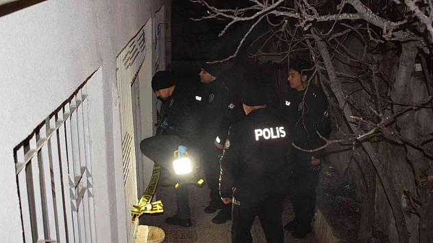 Tüfekle oynarken kendini yaraladı