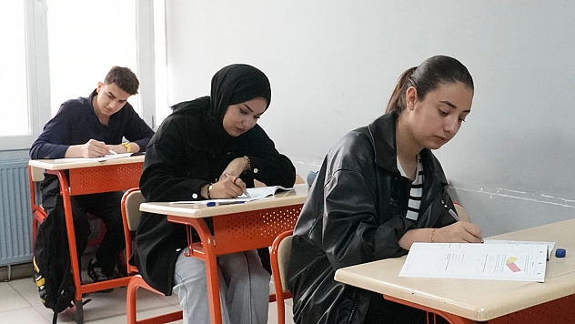 Elazığ Belediyesi gençlere desteğini sürdürüyor