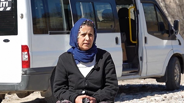 Tunceli'de Direksiyon başında bir kadın: 15 yıldır servis şoförlüğü yapıyor