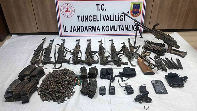 Tunceli'de etkisiz hale getirilen teröristlerin üzerinden çok sayıda mühimmat ele geçirildi