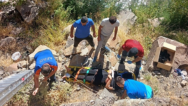 Tunceli'de facia araç uçuruma yuvarlandı!