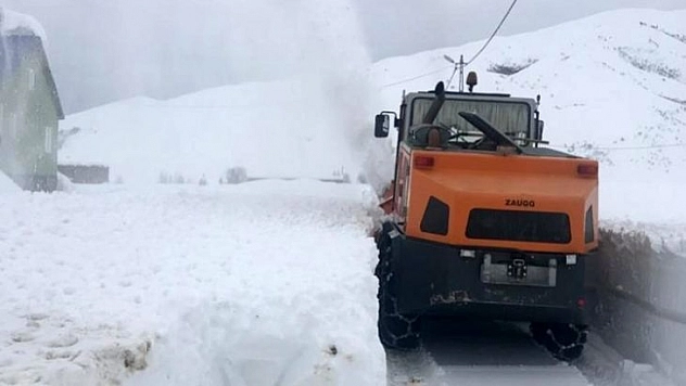Tunceli'de karla mücadele çalışmaları sürüyor