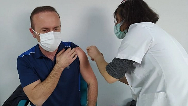 Tunceli'de öğretmenler aşılanmaya başlandı