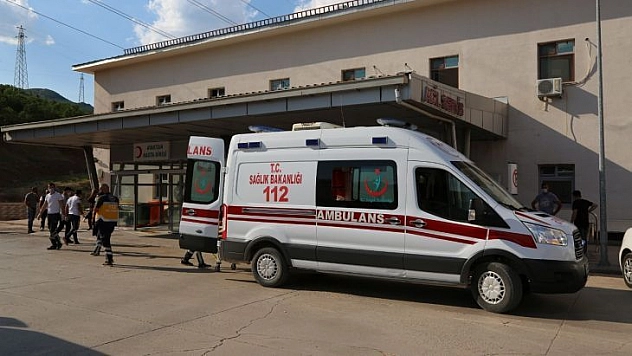 Tunceli'de otomobil ile hafif ticari araç çarpıştı: 6 yaralı