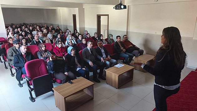 Tunceli'de temel afet bilinci eğitimleri sürüyor