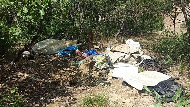 Tunceli'de teröristlerin inleri imha edildi