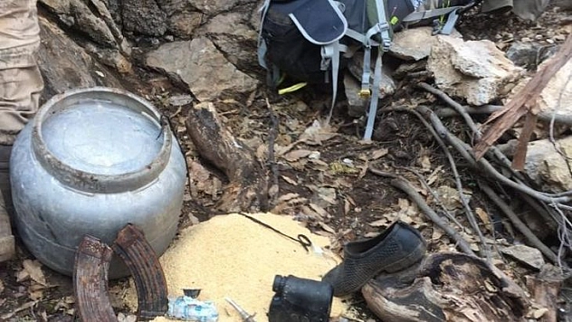 Tunceli'de teröristlerin kullandığı mağara imha edildi