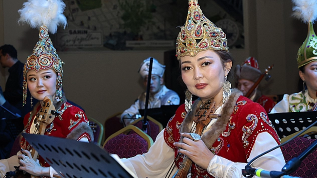 Türk dünyası renkleriyle Elazığ'da parladı